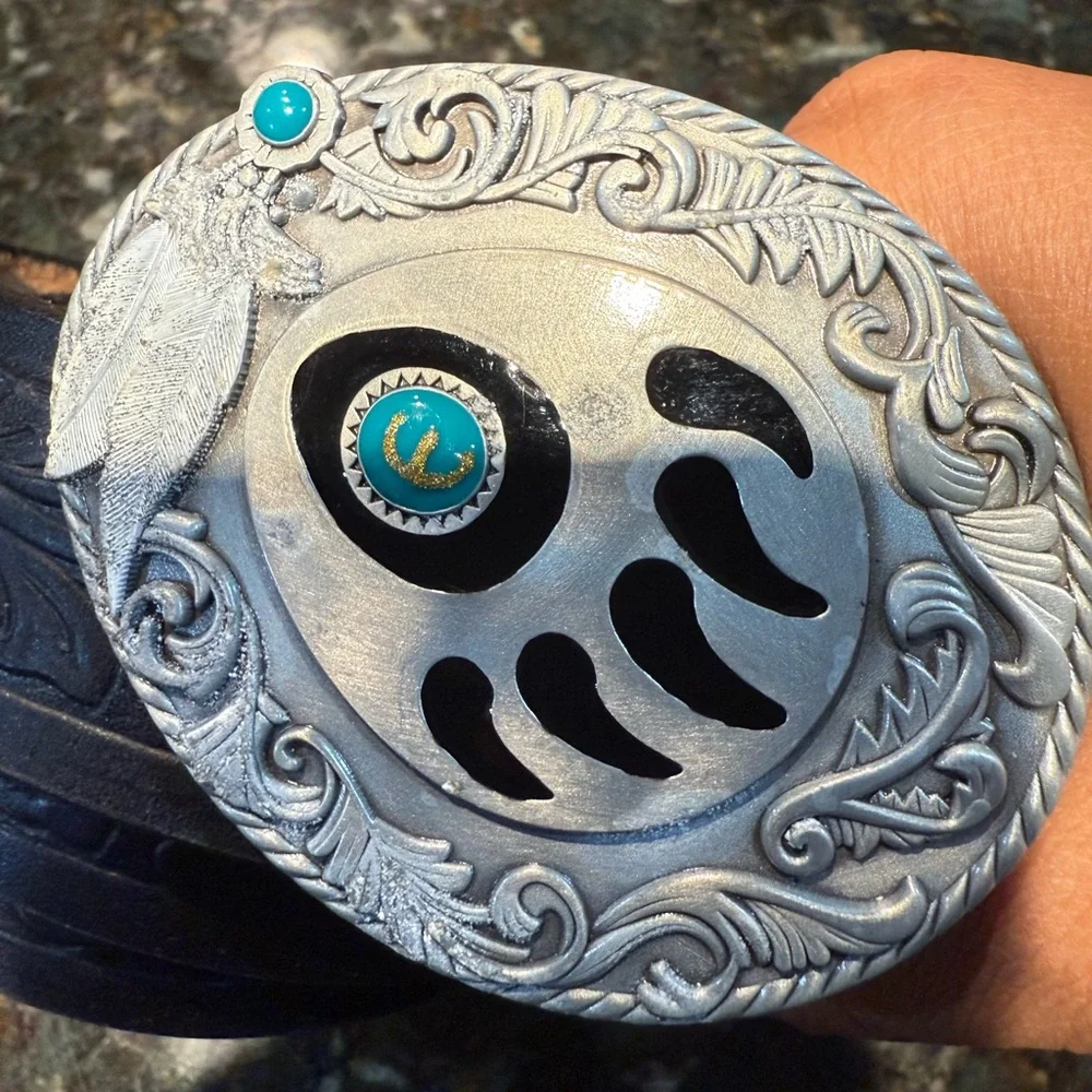 Siskiyou Vintage 1995 Bear Baw Silver‎ Belt Buckle Black Leather Belt 41”